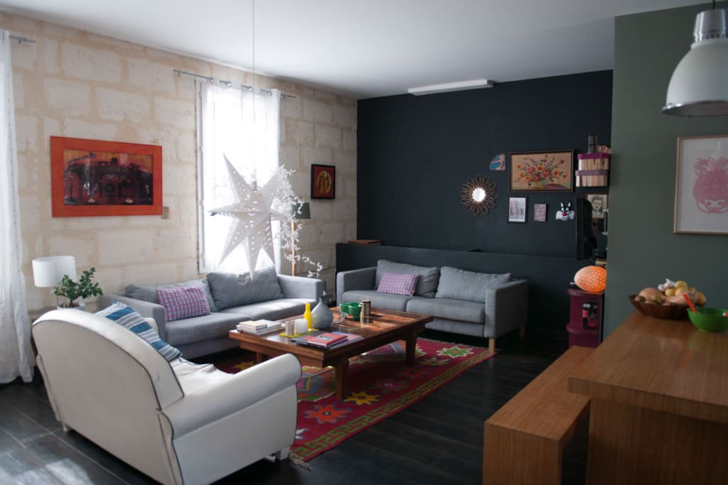 Le salon vu de la cuisine
