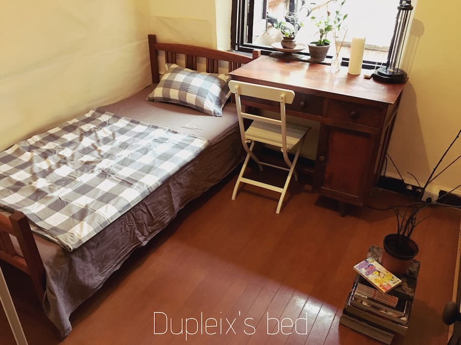 法租界闹市中的静谧小屋。 Old style room makes your heart feel peace in crowded downtown.