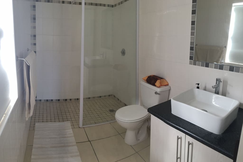 Private en-suite bathroom