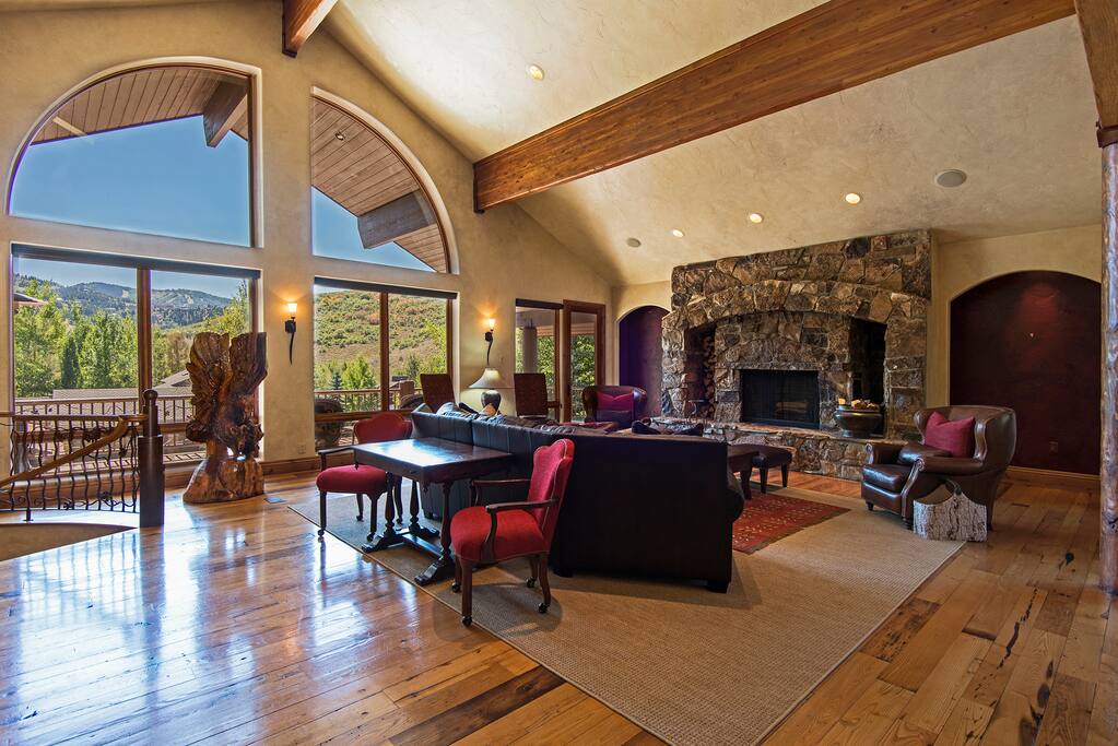 Living Room with Gorgeous Views to the Mountains