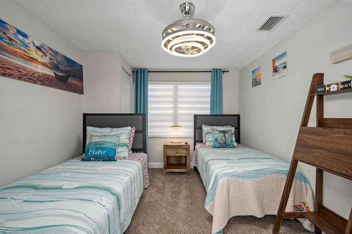 Derde slaapkamer met 2 eenpersoonsbedden 