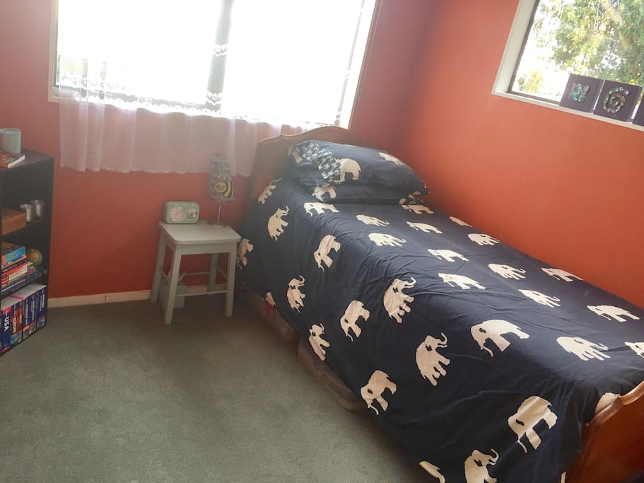 Single room for guests.