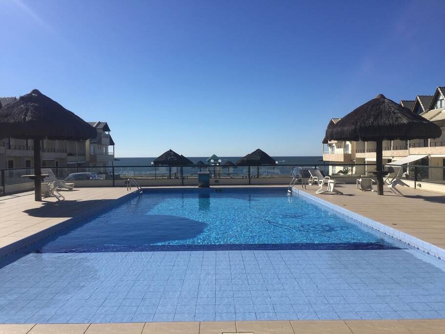 piscina com prainha e fonte