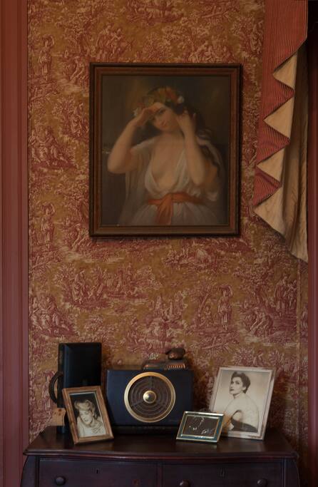 RED ROOM
2nd Floor
View #2