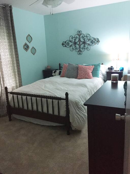 Queen Bedroom