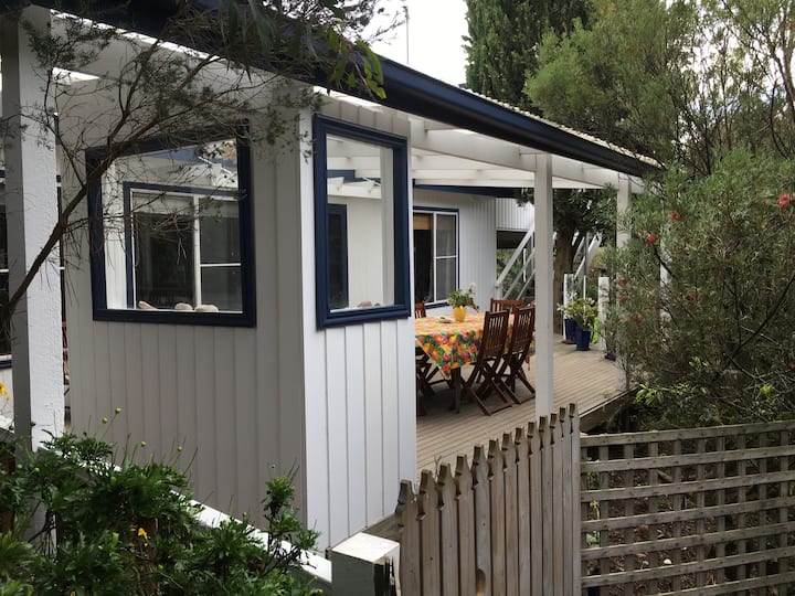 Adrift at Ventnor, Pet Friendly on Phillip Island Houses for Rent in