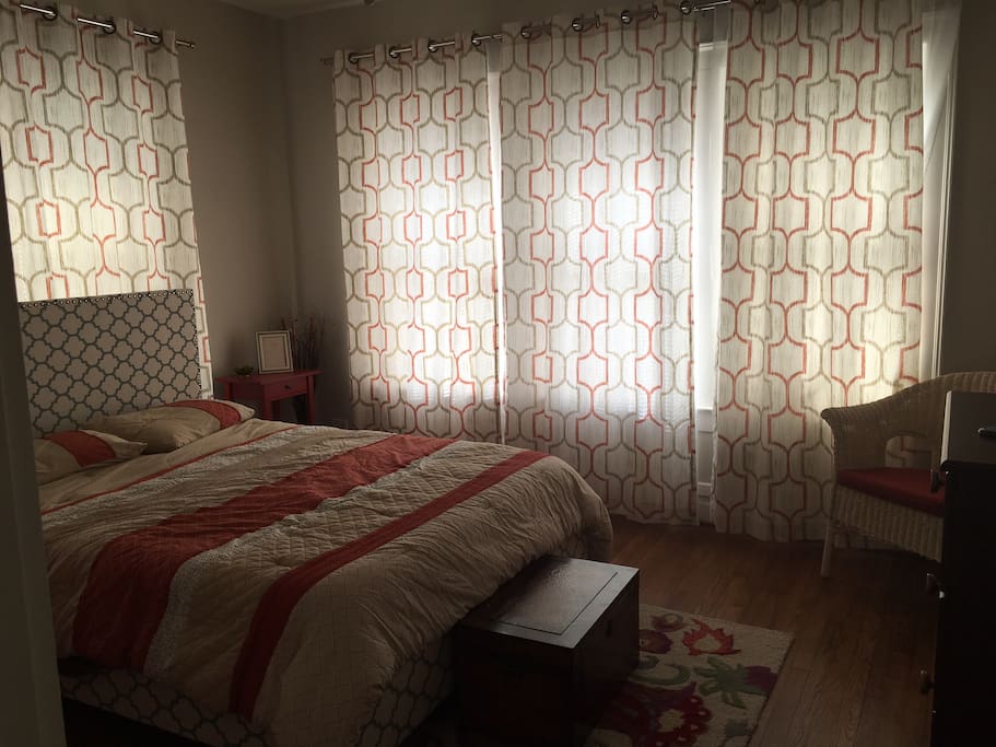 Room 2 Queen Size Bed