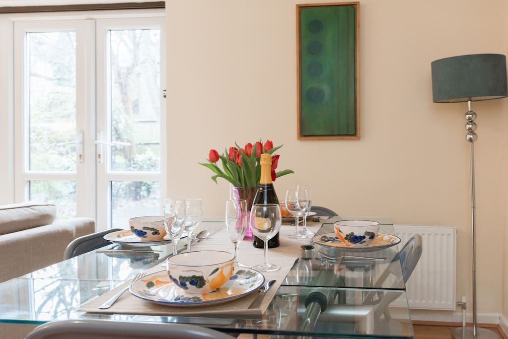 Review: "Lee was the best so helpful, i got lost and he picked me up
Place was amazing, the area was quiet and nice!
2 great sized rooms, the apartment looked nicer in person than in pictures"