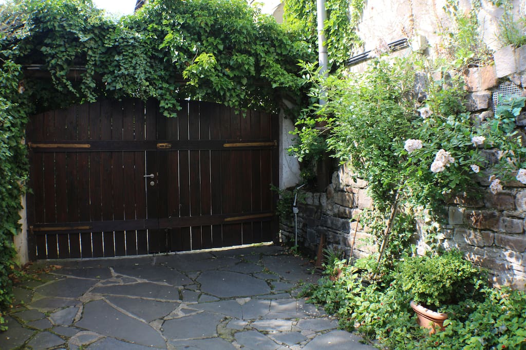Eingangbereich zur Wohnung / area in front of the apartment