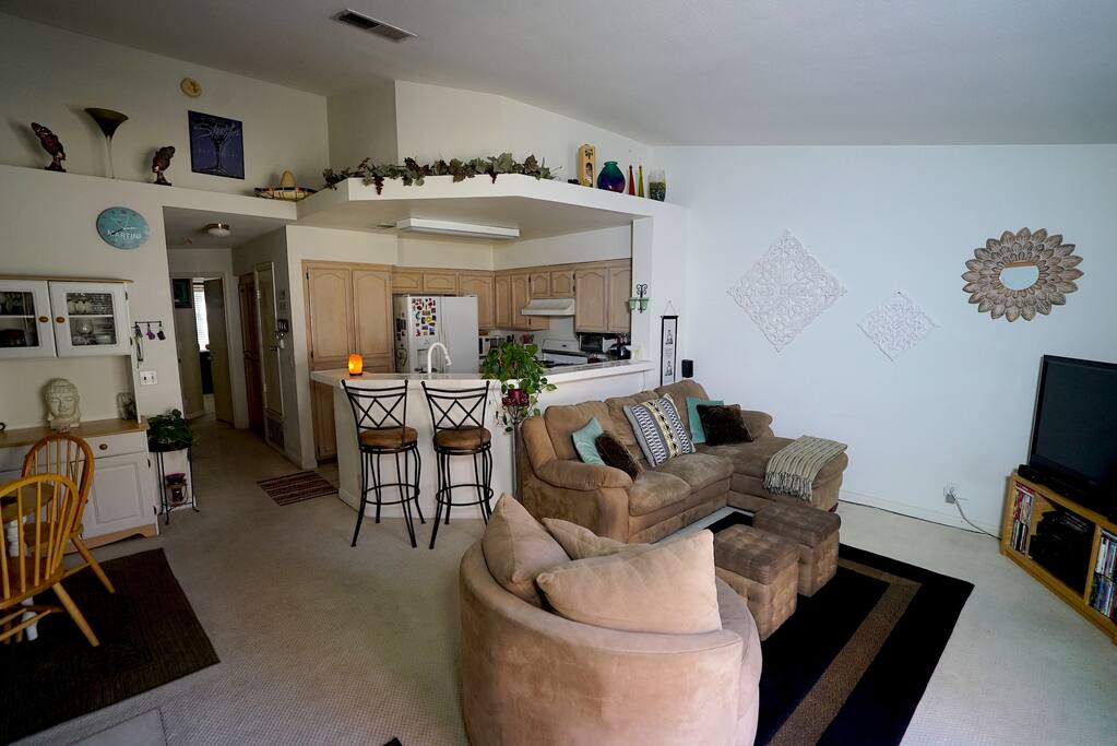 You're invited to full use of the kitchen, patio, pool, and Jacuzzi.