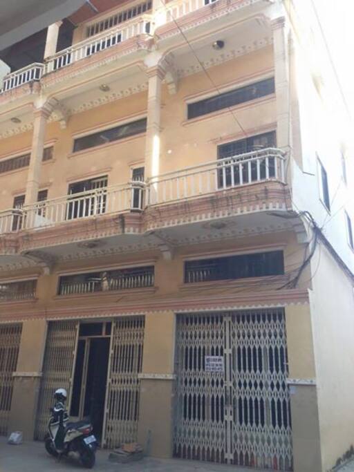 This house is 7 meters by 12.5 meters.