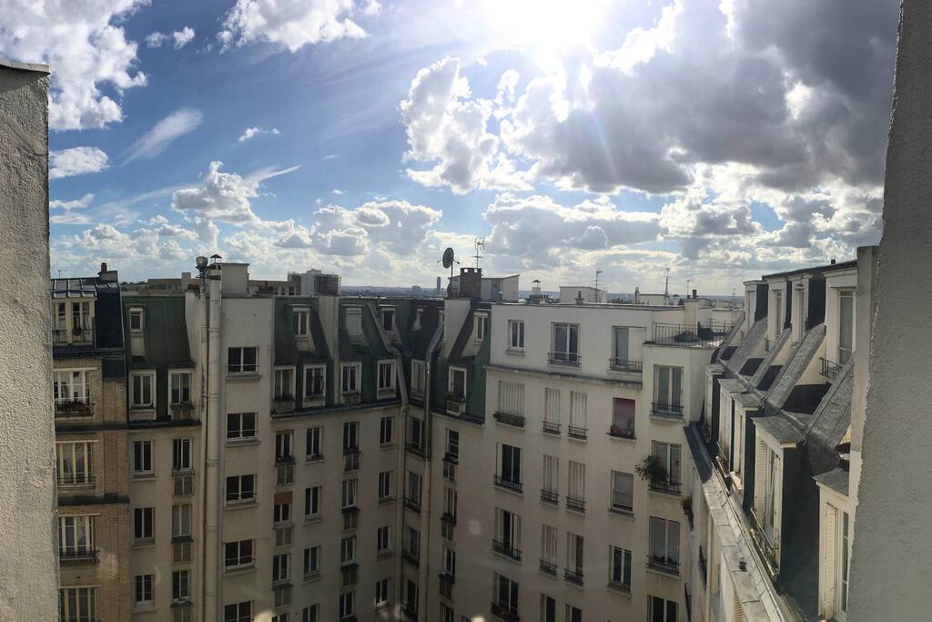 Vue sur cour - Les toits parisiens- Appart très lumineux- 2 fenêtres