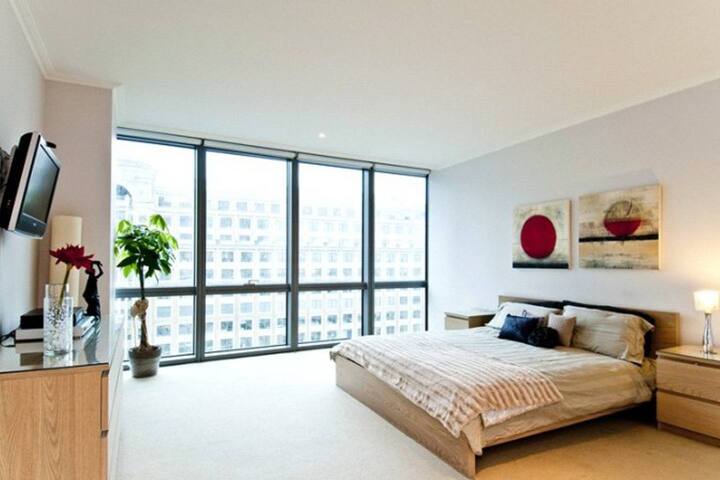 Absolutely Stunning 3bed Duplex Apartment gallery image 3