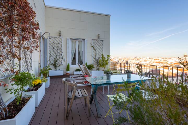 Amazing penthouse,spectacular views iconic GranVia gallery image 2