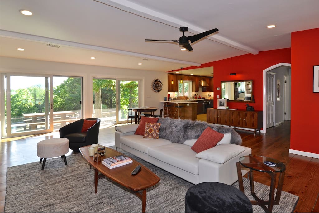 Main House - Mid-century Modern decor throughout