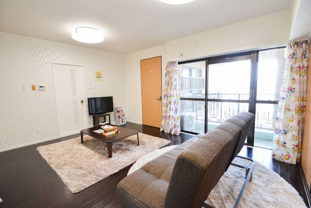 Spacious Living, dining room