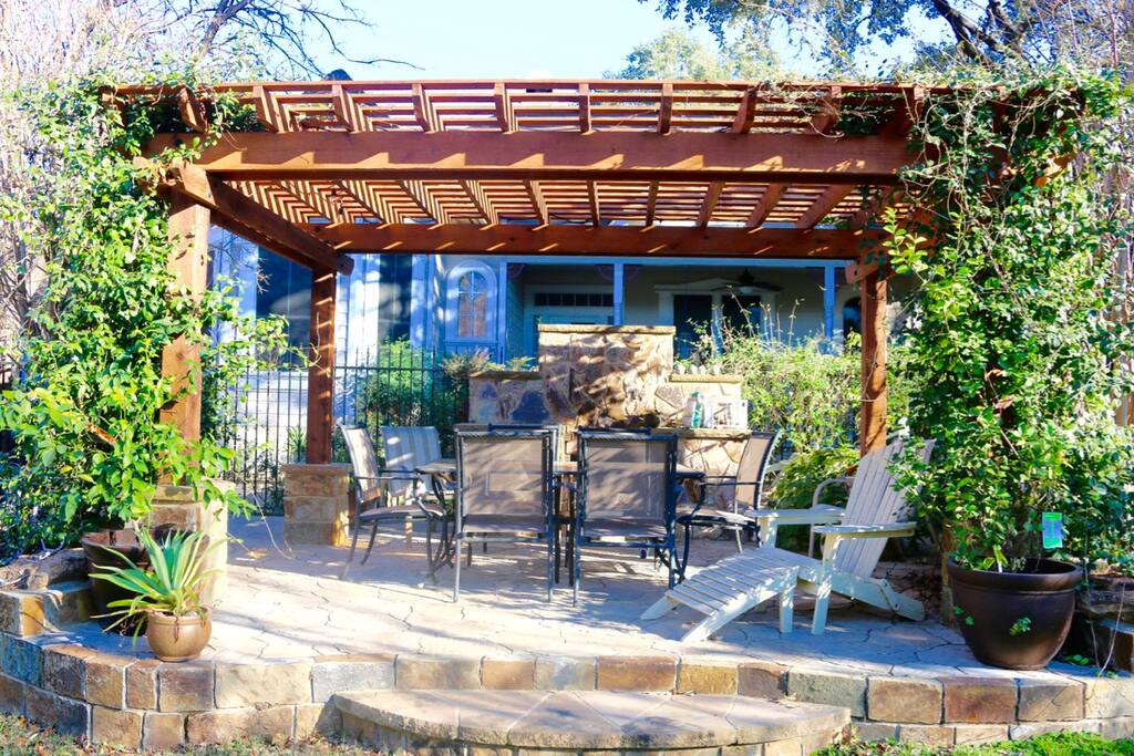 Outdoor Kitchen