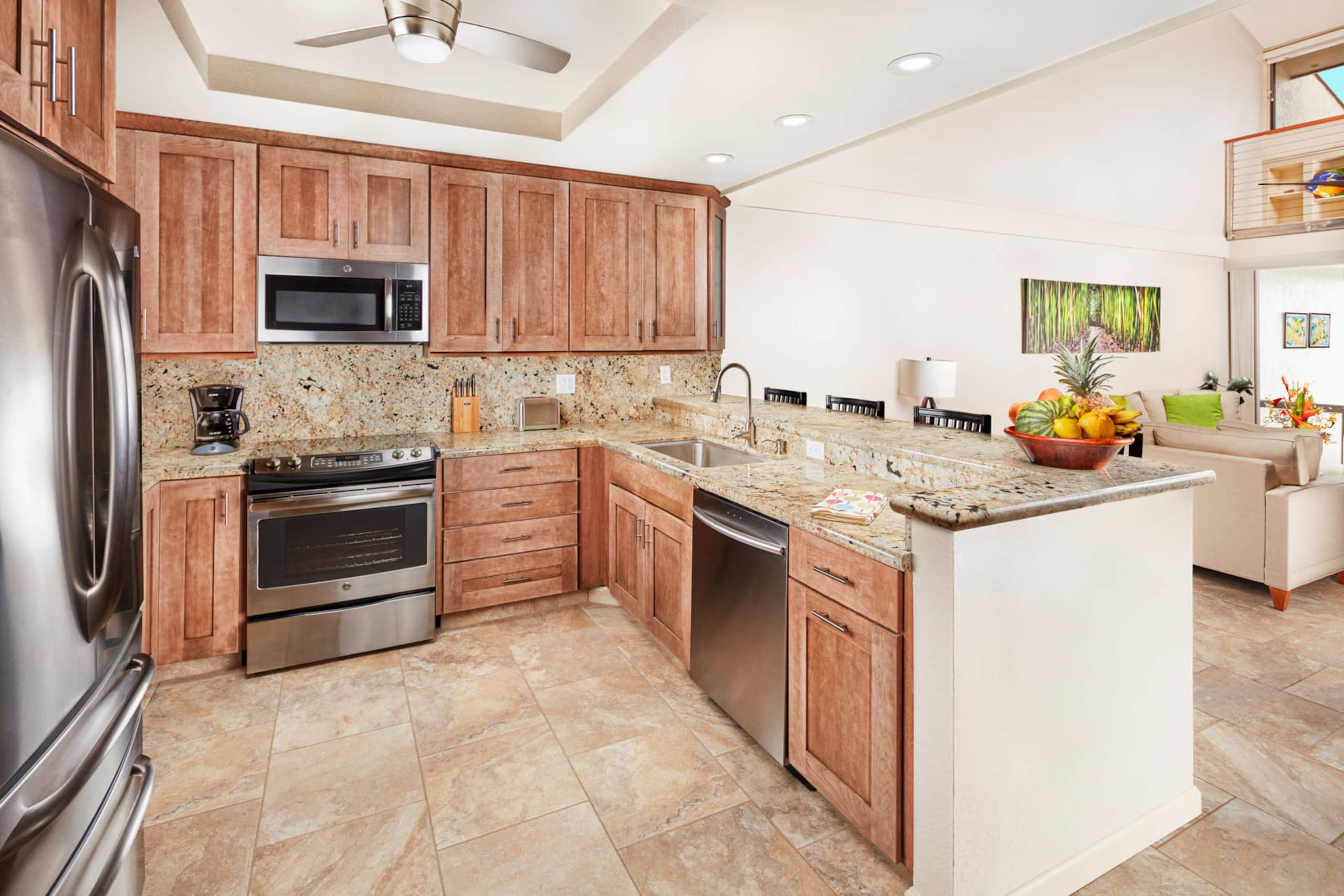 Condo in Kailua-Kona · ★4.96 · 3 bedrooms · 4 beds · 3 baths - Image 4