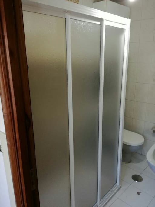 Baño principal con plato de ducha