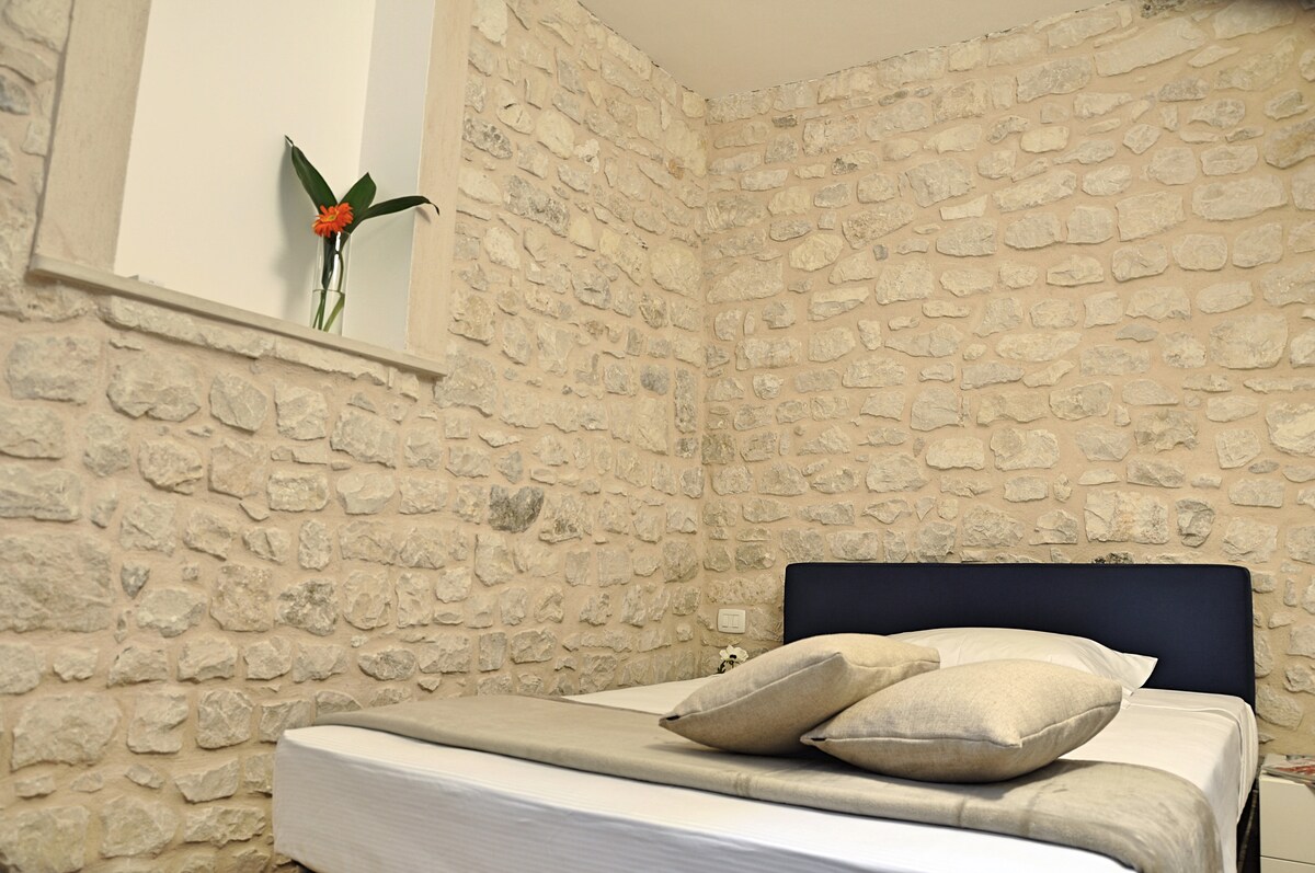 楼上第二间卧室