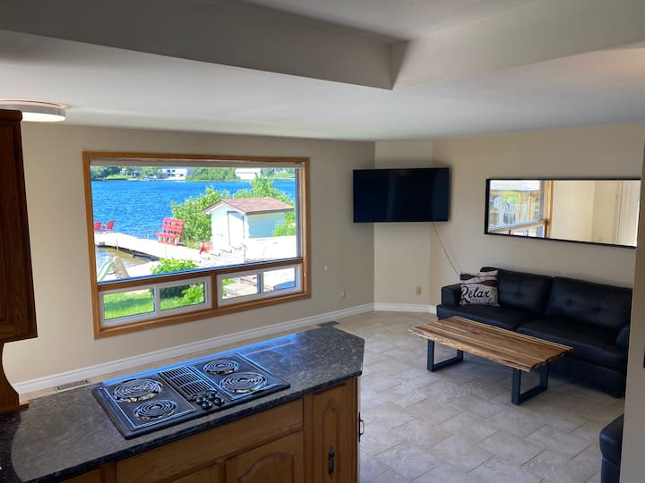 Waterfront 4br Home On Beach Parking & Fast Wifi - Grand Sudbury