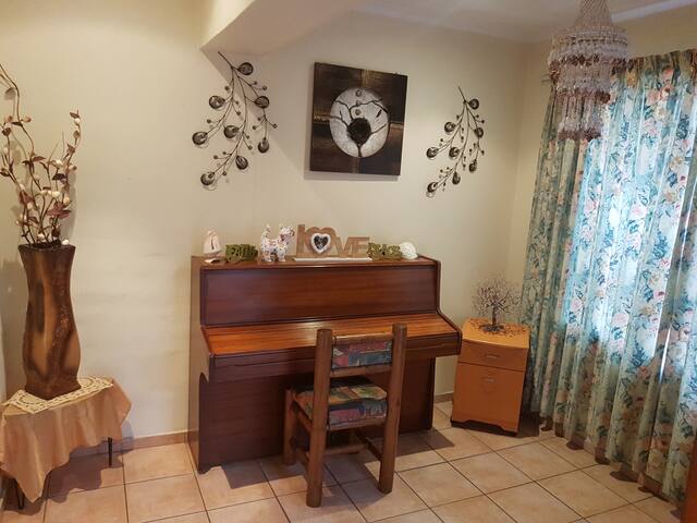 Shirley’s Sanctuary for Six gallery image 2