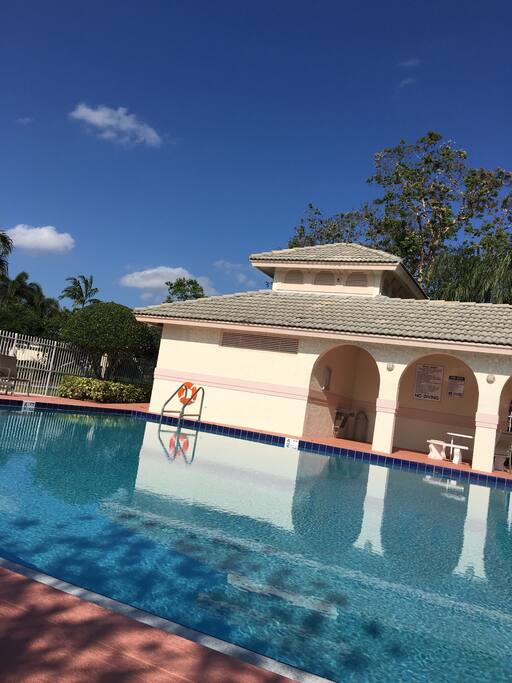 Community pool 2 min from home