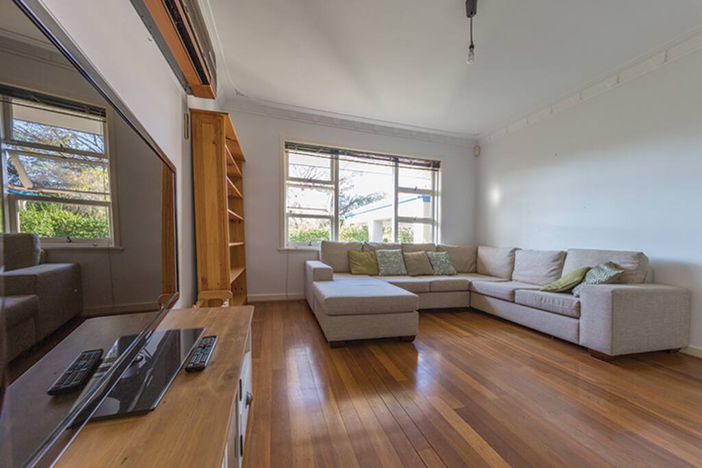 Lovely entertaining relaxing space