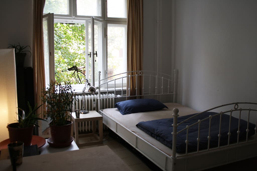 bright room to the east side which brings you nice light in the morning