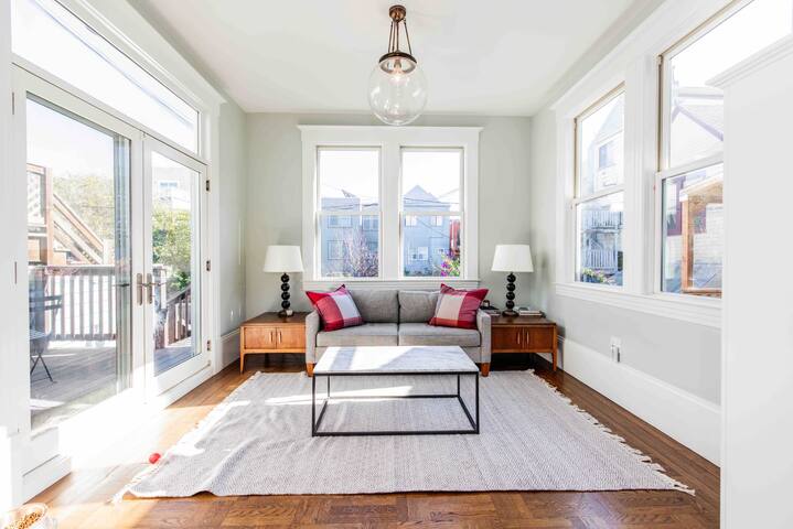 Sunny, beautiful & spacious San Francisco home. gallery image 5