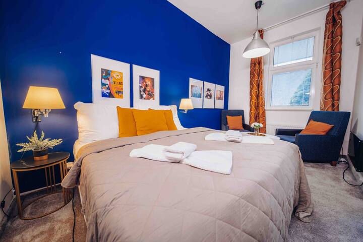 Amazing pool hot tube billard sauna free parking gallery image 5