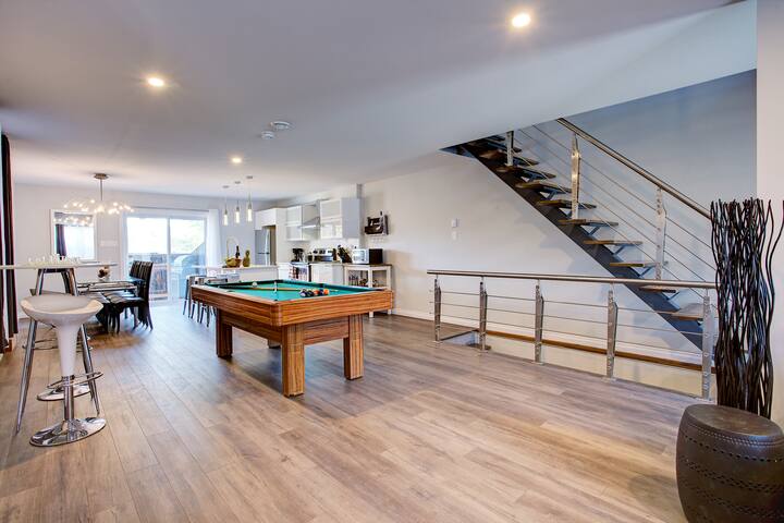 Modern townhouse with rooftop deck 4BR close to DT gallery image 5