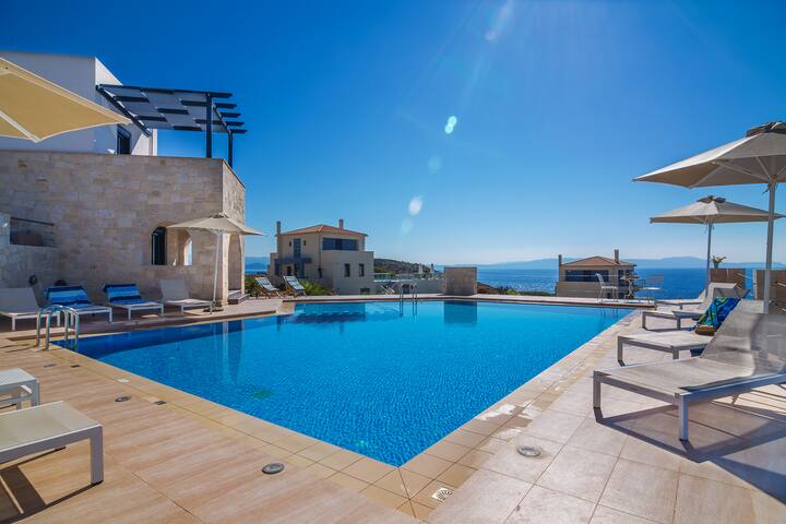 6-bedr deluxe villa PRVT heated pool stunning view gallery image 4