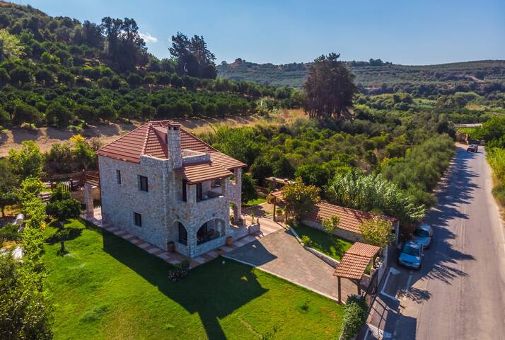 Villa Vicina – In Platanias and 4min by the beach gallery image 3