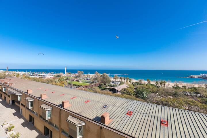 Greatest sea views and city skyline gallery image 2