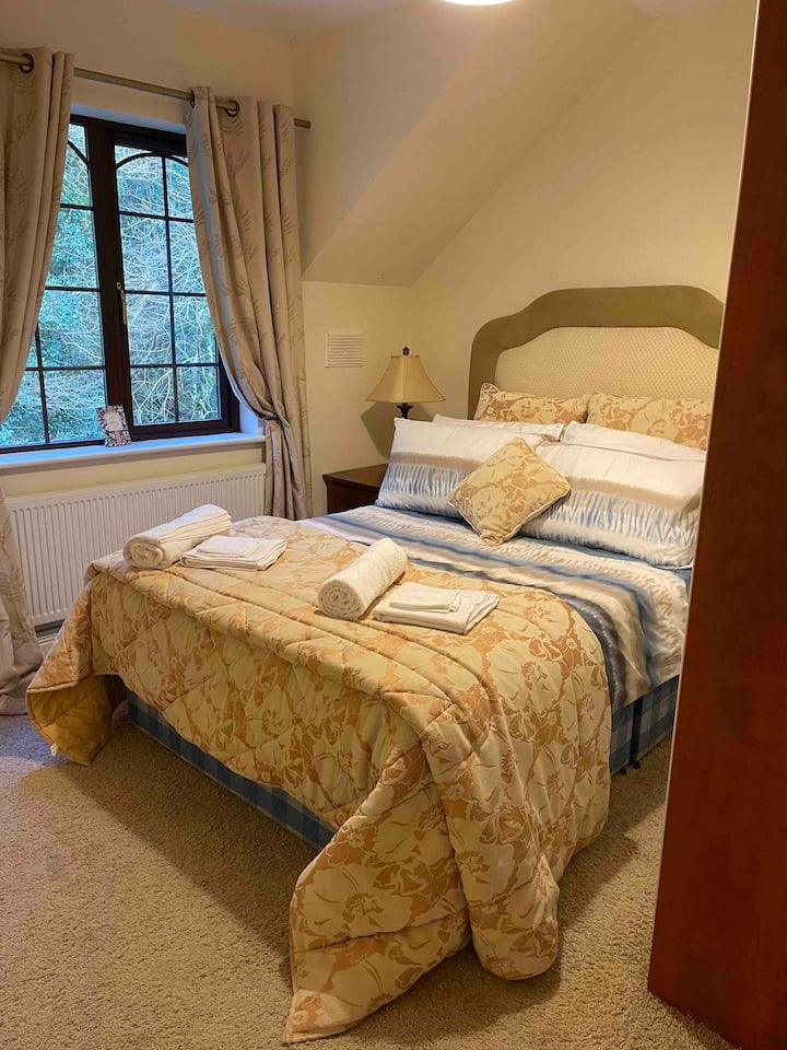 Dhoma e gjumit e dytë- krevat dopio 