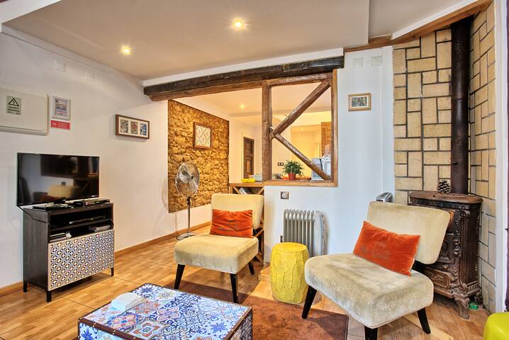 TRV1 – Charm in historic Alfama with A/C gallery image 5