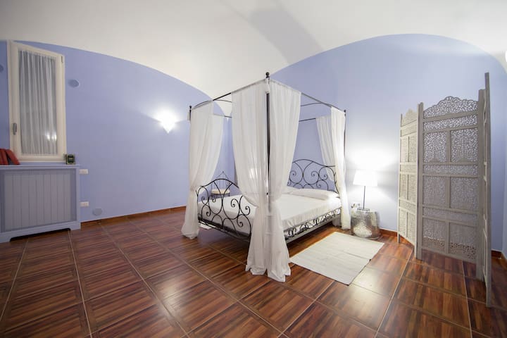 LUXURY FLAT IN THE HEART OF NAPLES – MALAFEMMINA