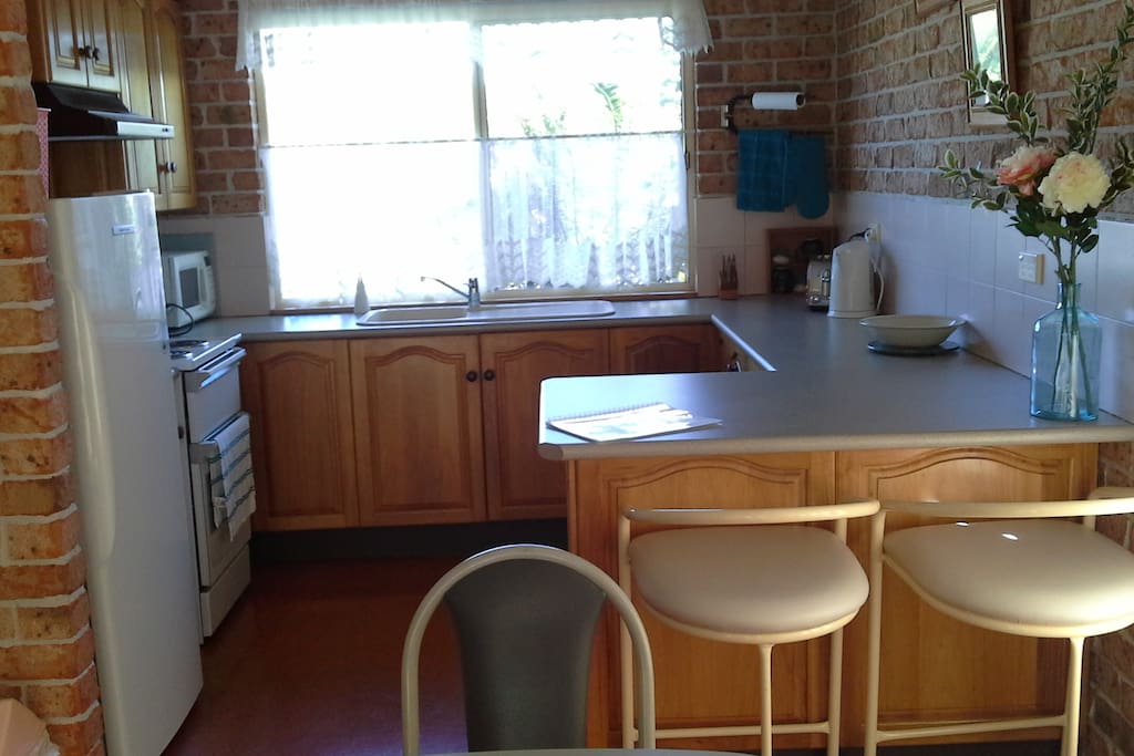 Kitchen and breakfast bar, all utensils and cooking facilities supplied