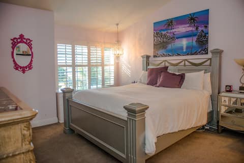 Location, Location! Beautiful townhome in OC!
