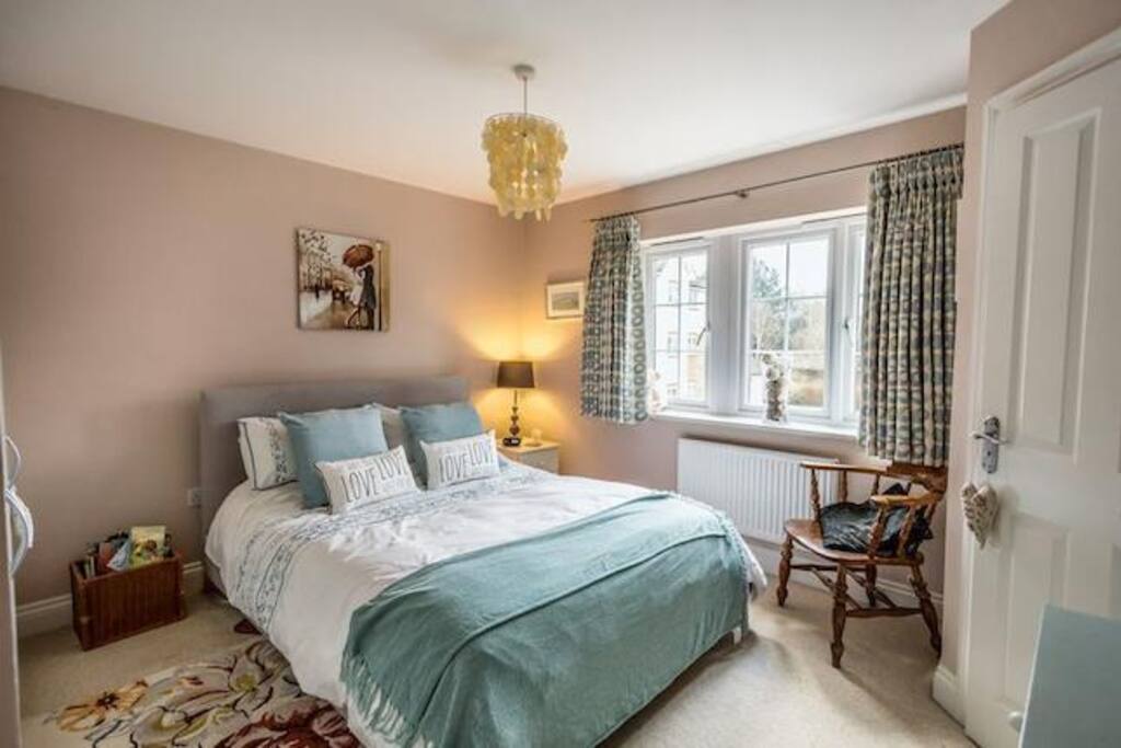Main bedroom with en suite