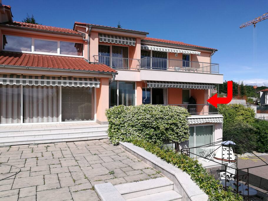 Apartment location in Villa Azra