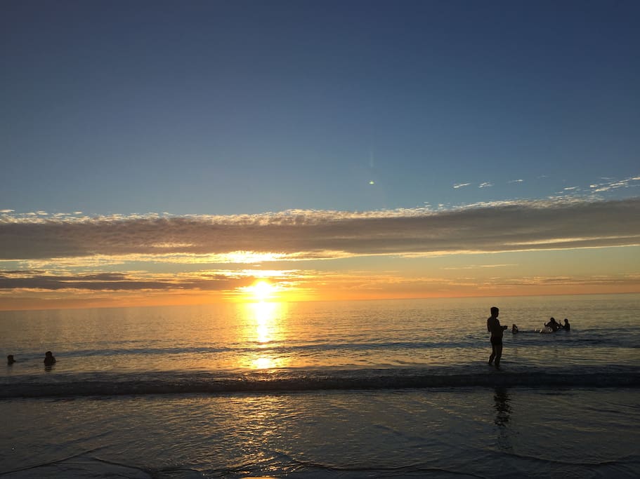 1-2 Walk to Beach