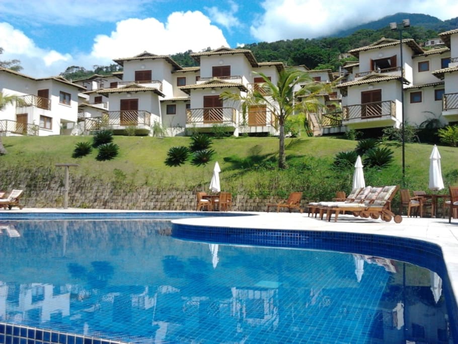 Vista da Piscina do Condomínio
