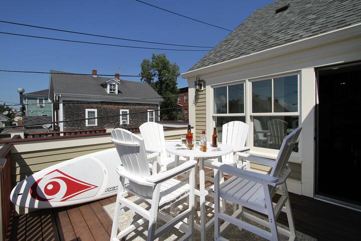 2 Bedrooms w/Loft, Deck & Fireplace on Thames St gallery image 4