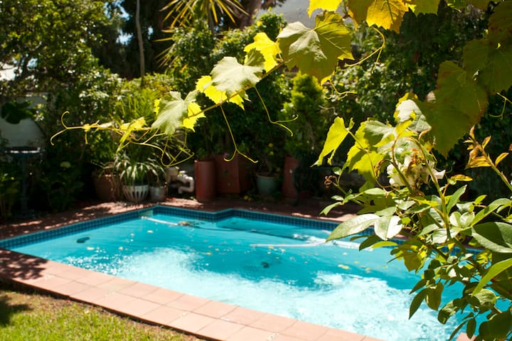 4 bedroom all en suite Villa close to the beach.