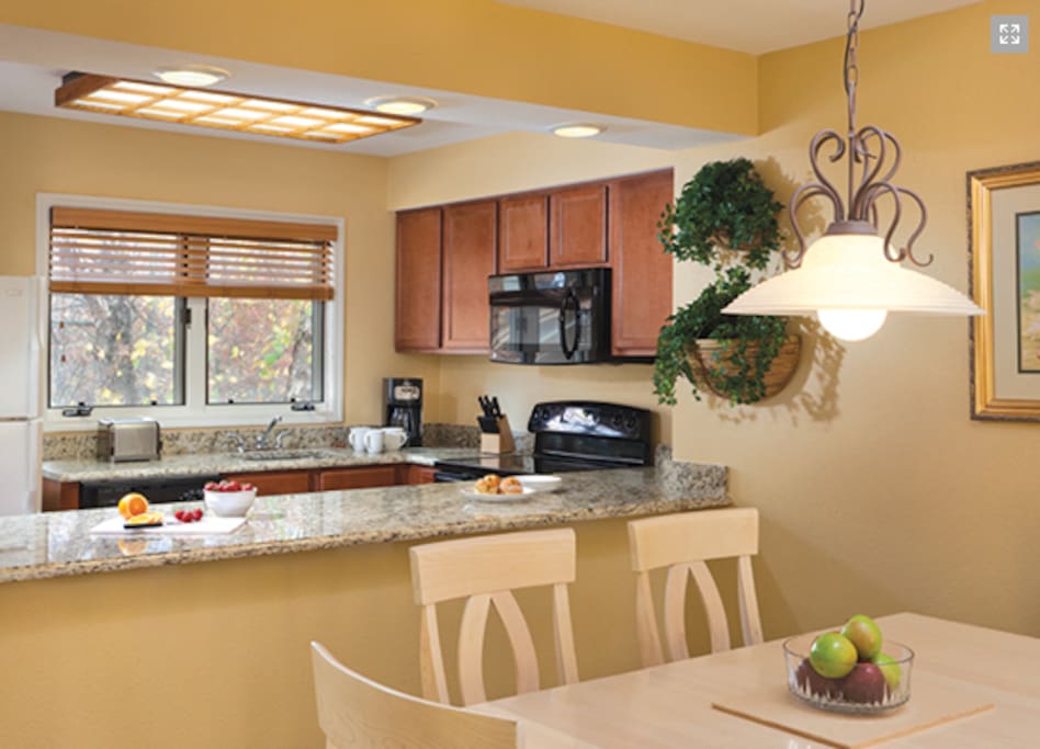 Full Kitchen with Breakfast Bar