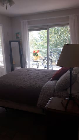A Short Stay in Blind Bay