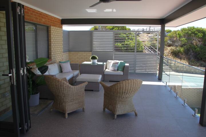 onespinaway – Falcon bay gallery image 4