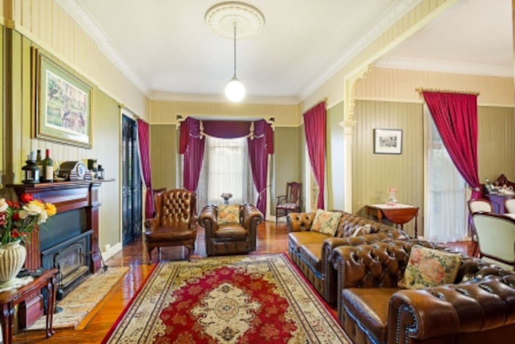 Guest Lounge Dining